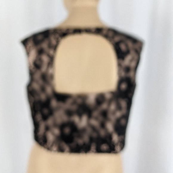 Sleeveless Crop Top 190J - Picture 3 of 8